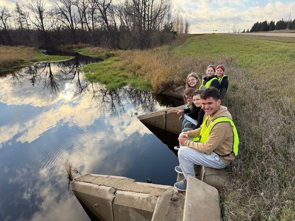 River Watch completed their last sampling before winter on Wednesday (10/29) after school. Now during the “winter” months we will work on our challenge for the year. 