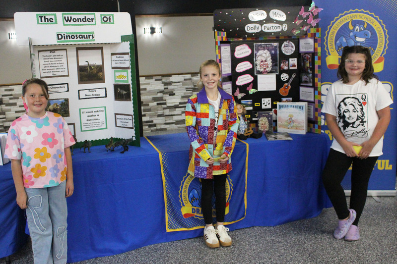 Students at the MCS LSIC Showcase