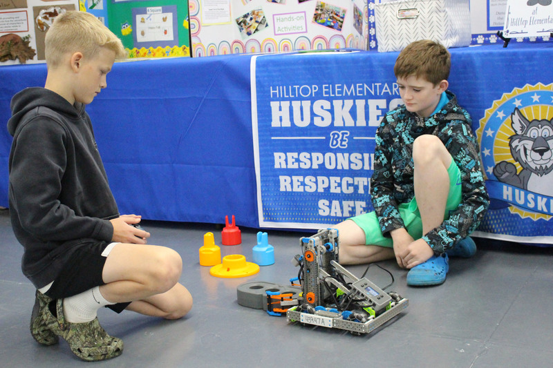 Hilltop Elementary students at LSIC.