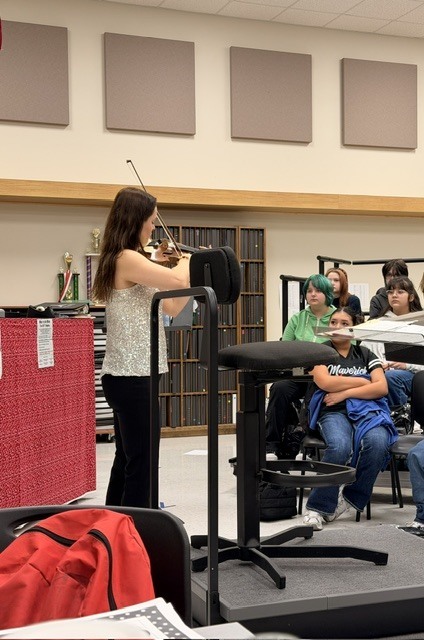 Hosting world-renowned, New York City–based violinist Kinga Augustyn for a private performance and Q&A session.