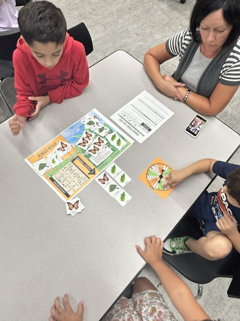 kids doing a game about monarchs