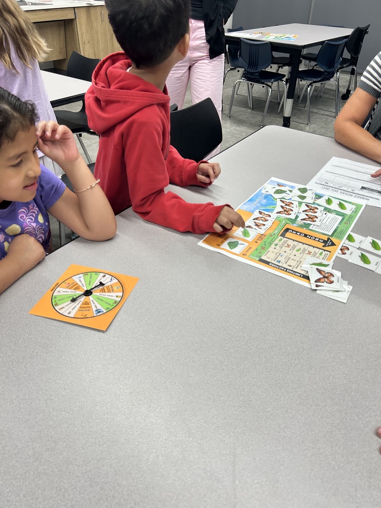 kids doing a game about monarchs