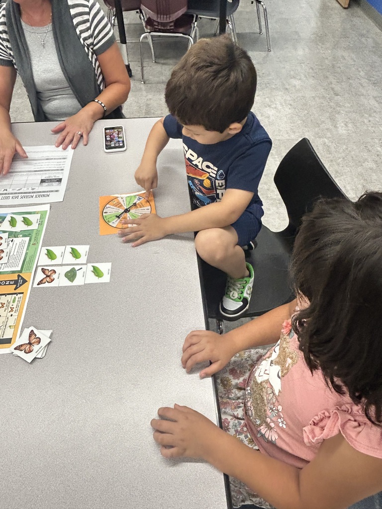 kids doing a game about monarchs