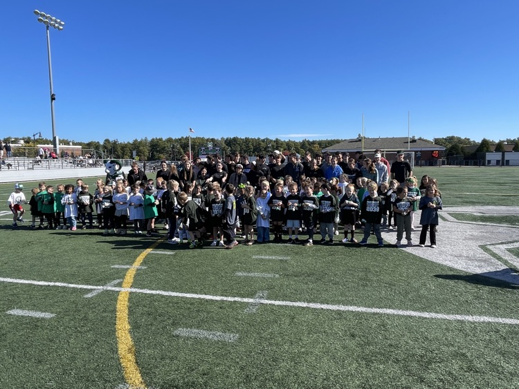 seniors and kindergarteners meet up