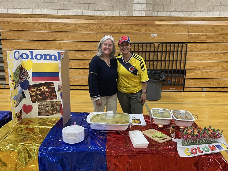 Mosaic participants sharing cultures