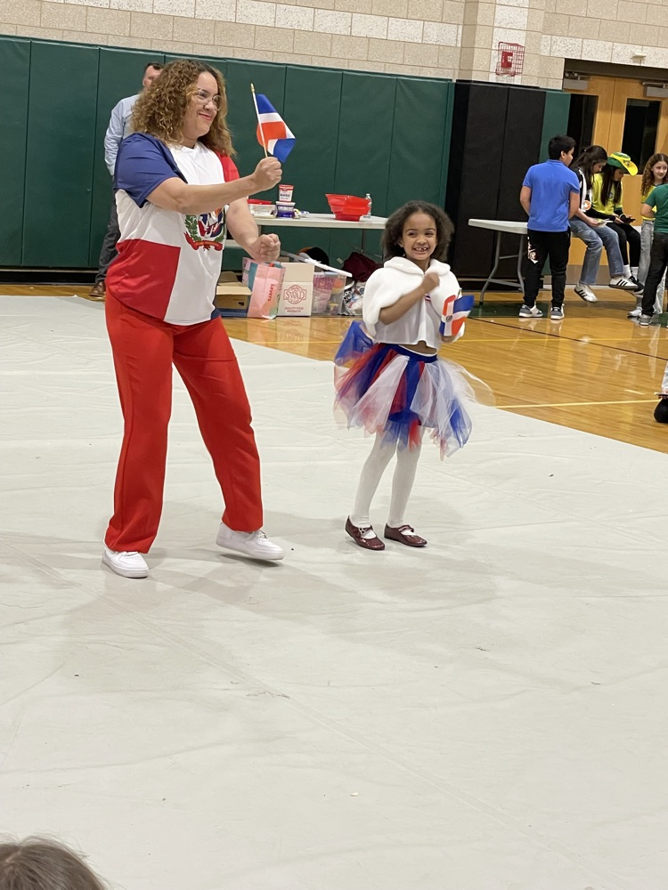 Mosaic participants sharing cultures