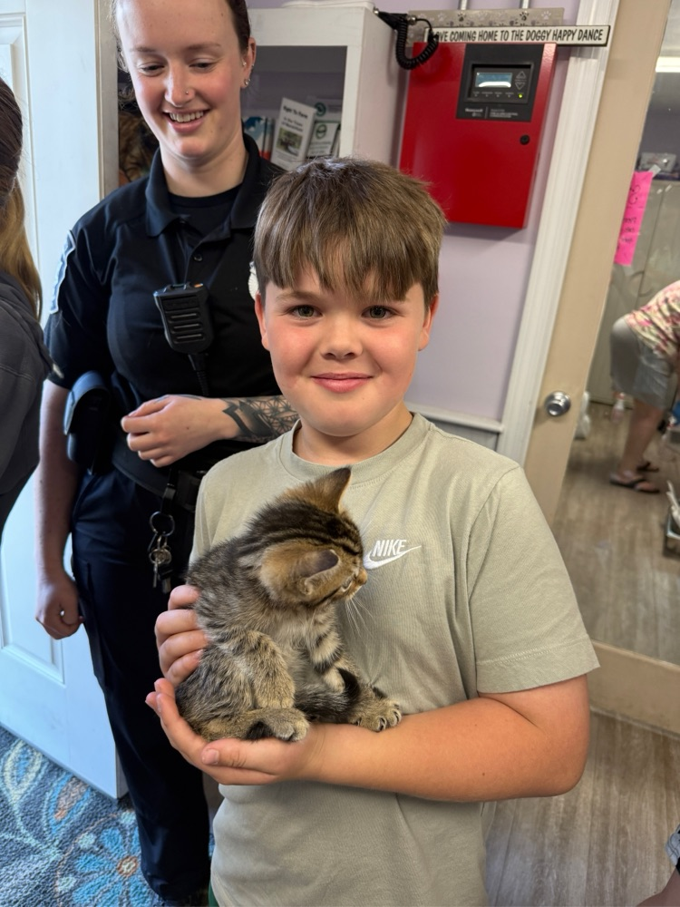 SRS student council members visiting animal shelter