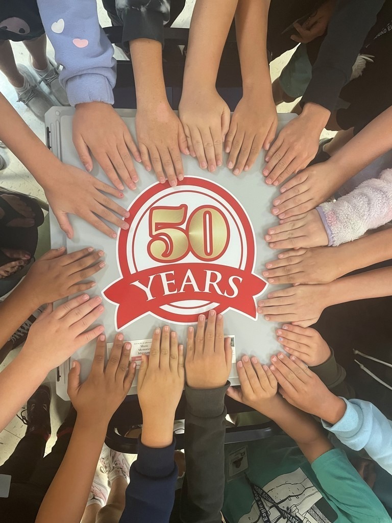 Hobe Sound community seals time capsule to commemorate 100 year anniversary of Apollo School