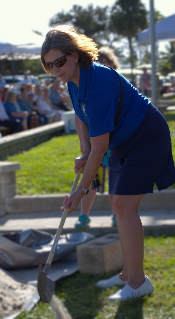 Hobe Sound community seals time capsule to commemorate 100 year anniversary of Apollo School