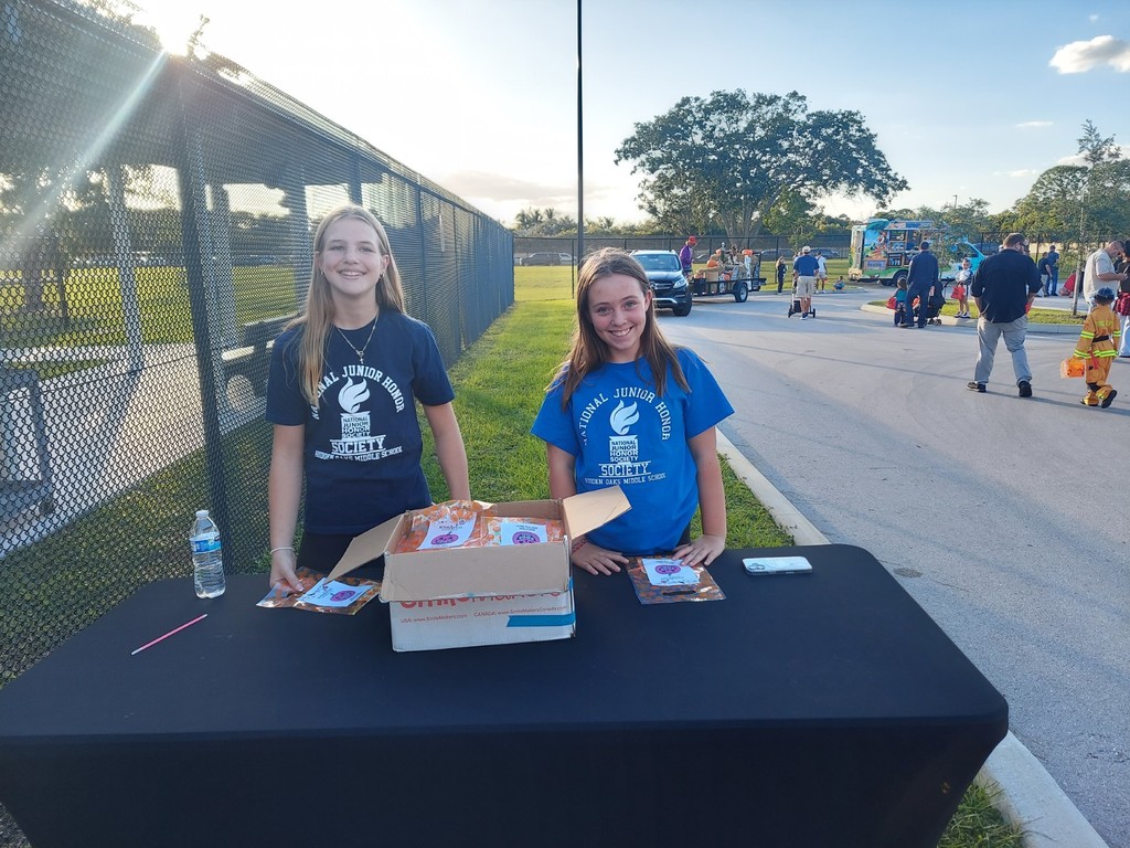 HOMS NJHS members at PCE's trunk or treat