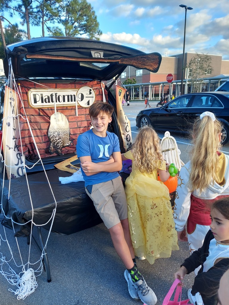HOMS NJHS members at PCE's trunk or treat