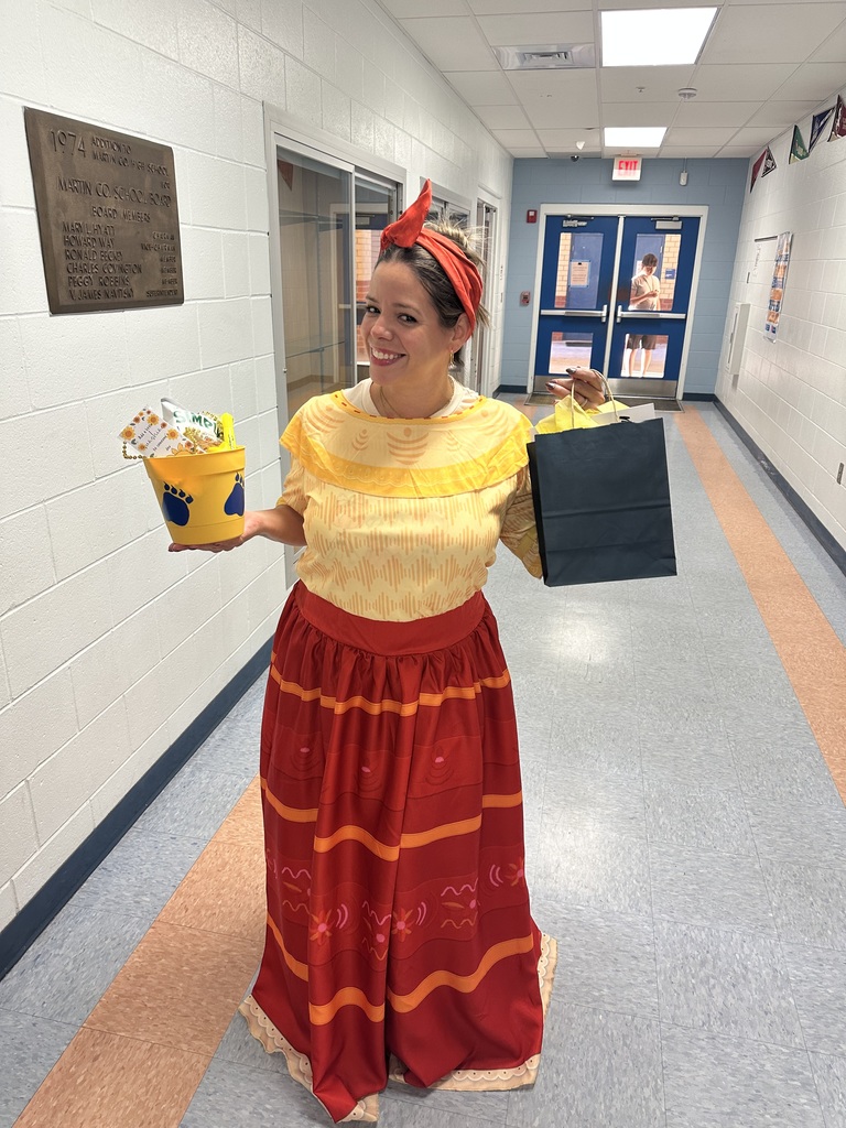 Marisol Ortiz - MCHS Employee of the Month for October