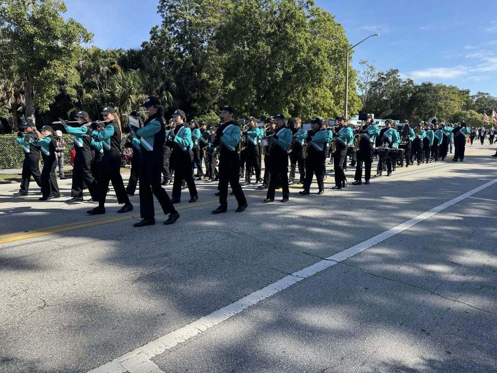 MCSD students, superintendent and school board members participate in Veterans Day Parade