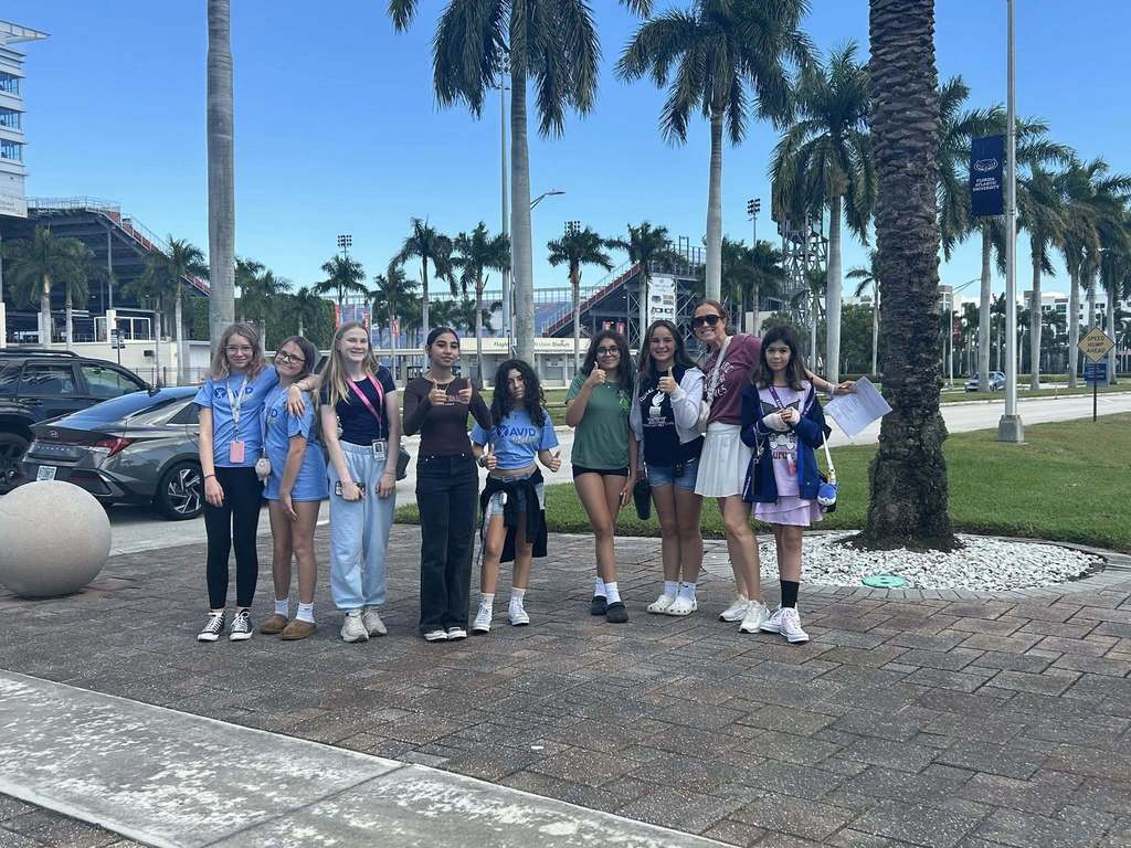 HOMS students visit FAU