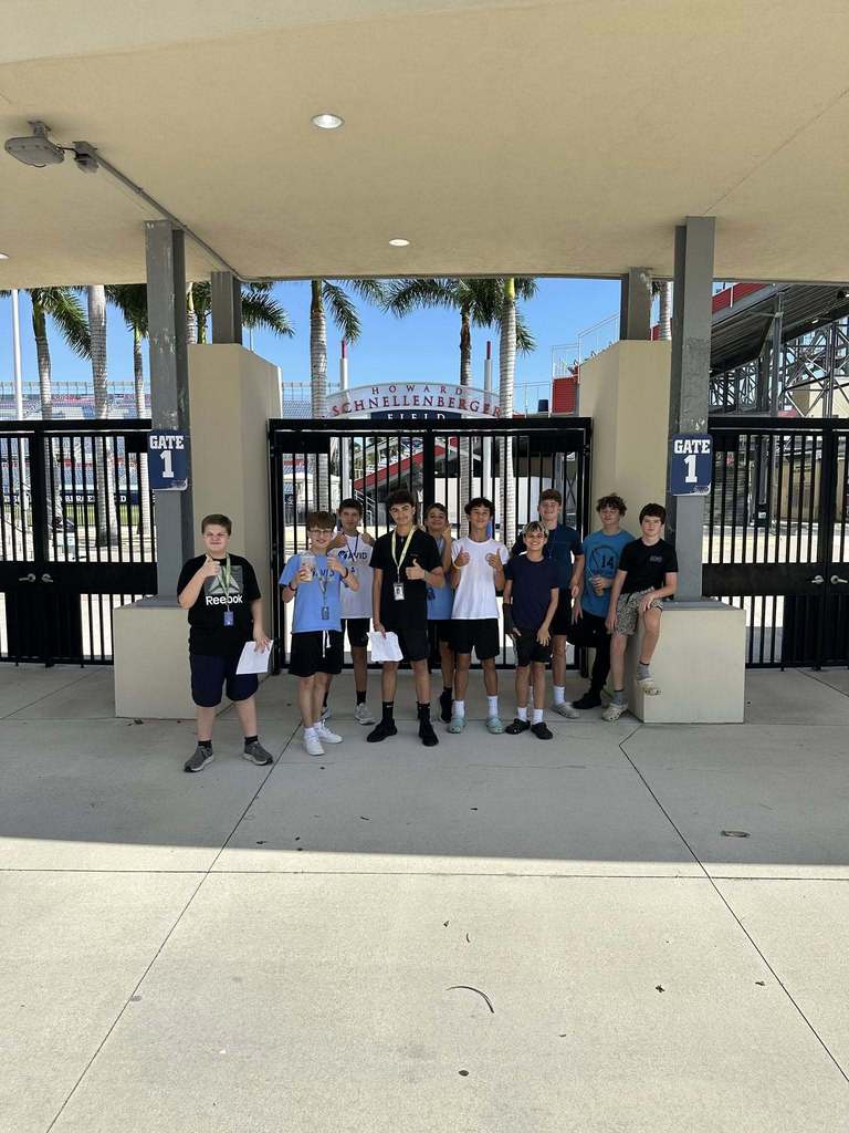 HOMS students visit FAU