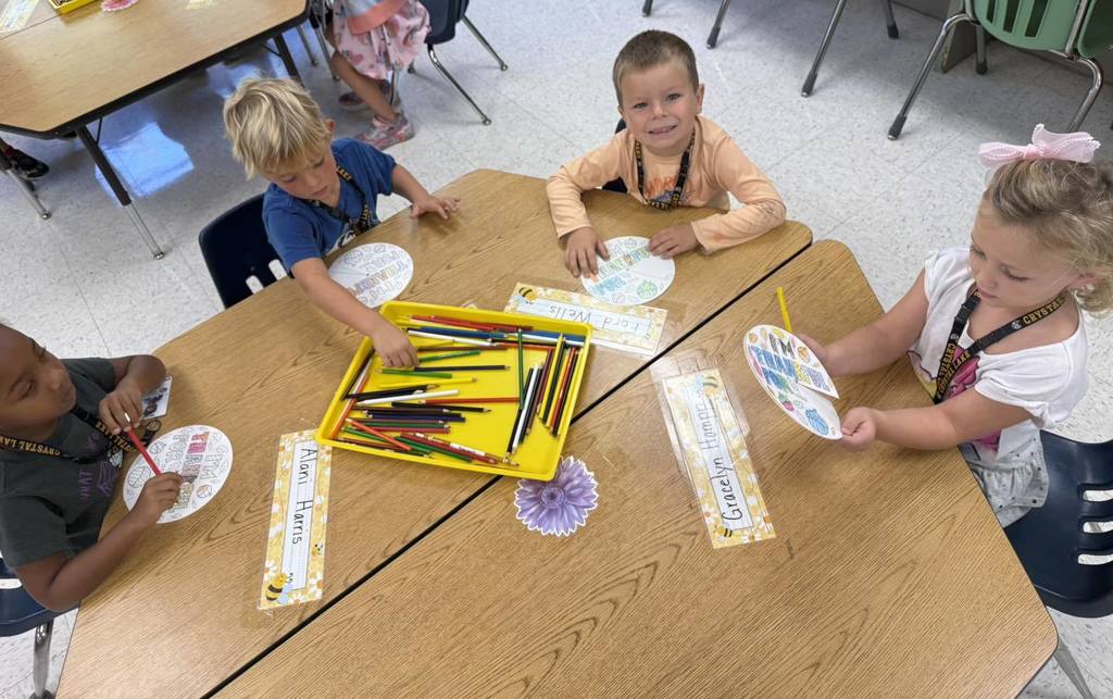 VPK students celebrate Thanksgiving with gratitude and arts and crafts