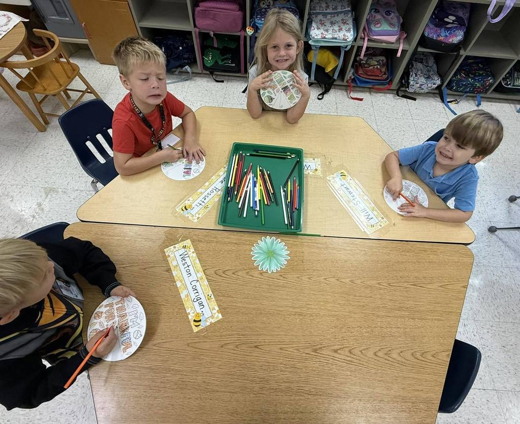 VPK students celebrate Thanksgiving with gratitude and arts and crafts