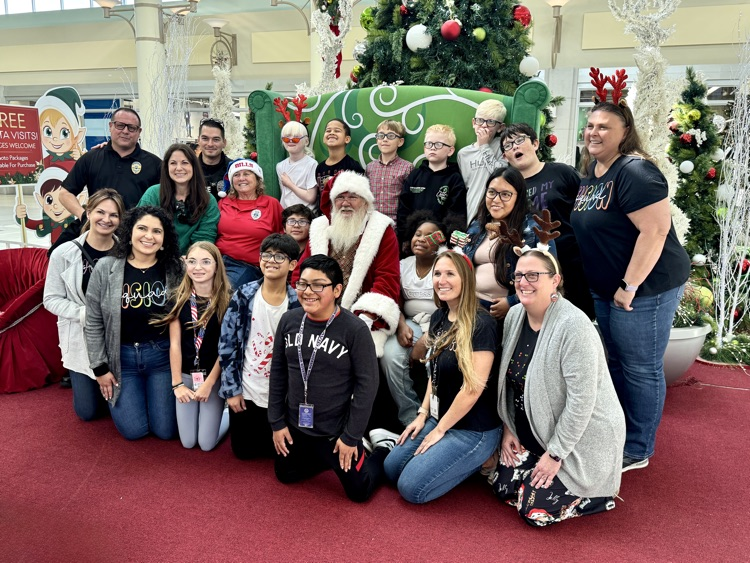 vision impaired students visit mall with Stuart Police