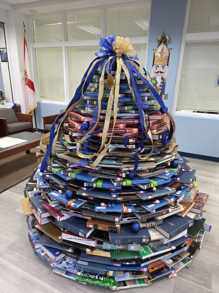 MCHS Holiday Book Tree