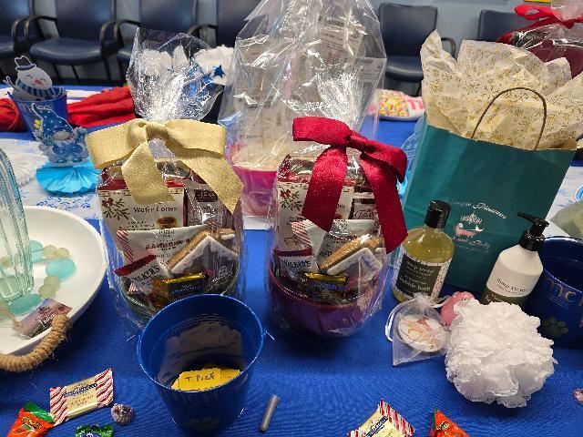 🎁✨ Holiday Magic at MCHS! ✨🎁