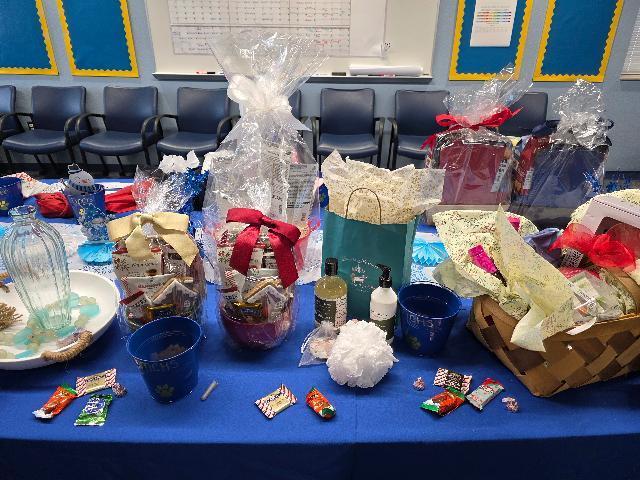 🎁✨ Holiday Magic at MCHS! ✨🎁