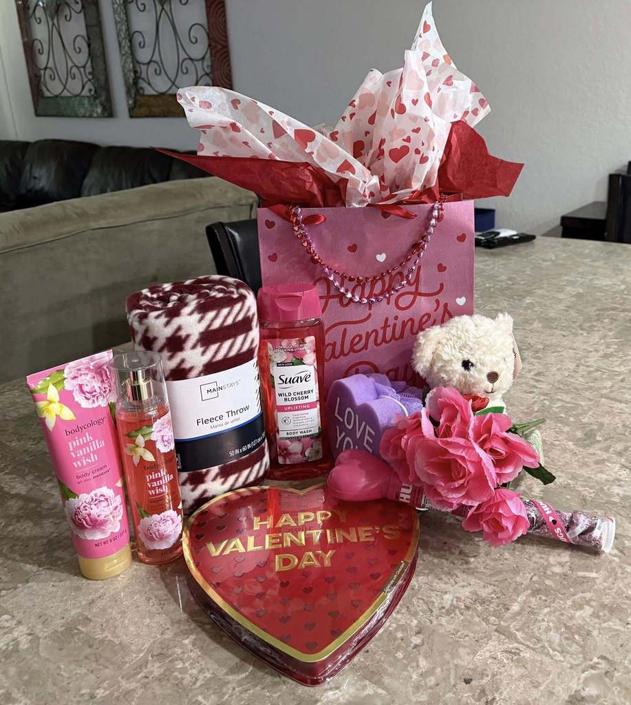 Students show heart to the community for Valentine's Day