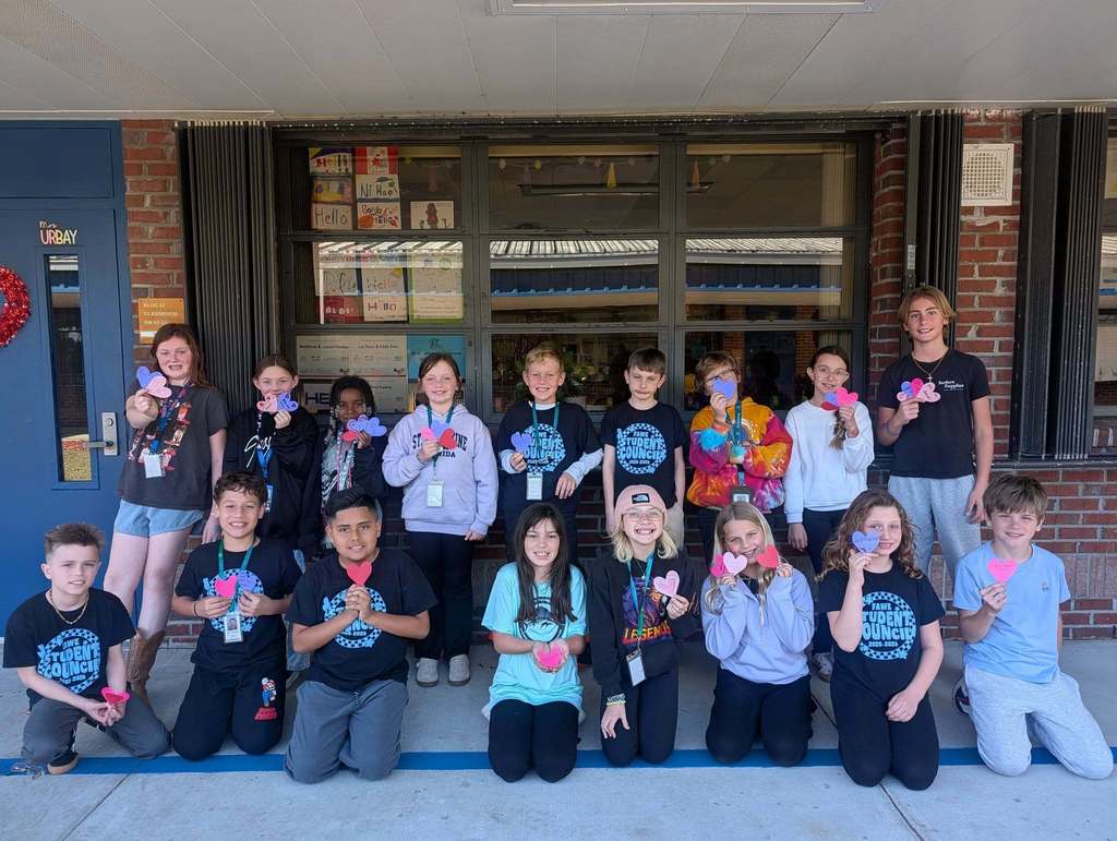 Students show heart to the community for Valentine's Day