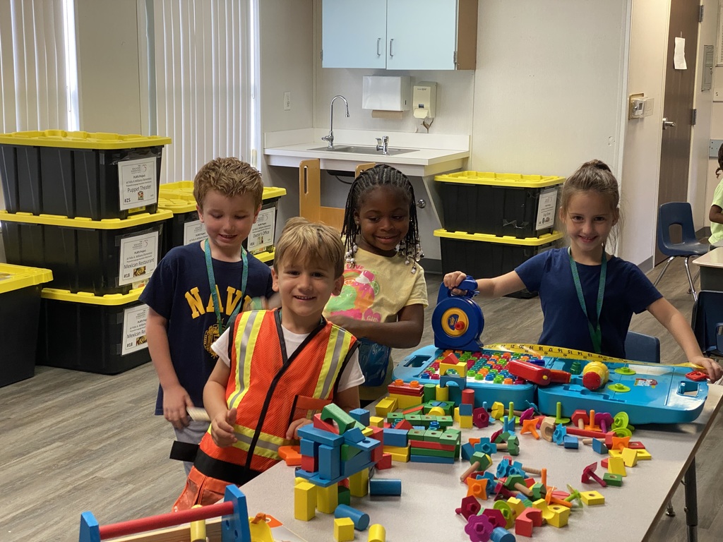 students participating in construction PLAYS lab