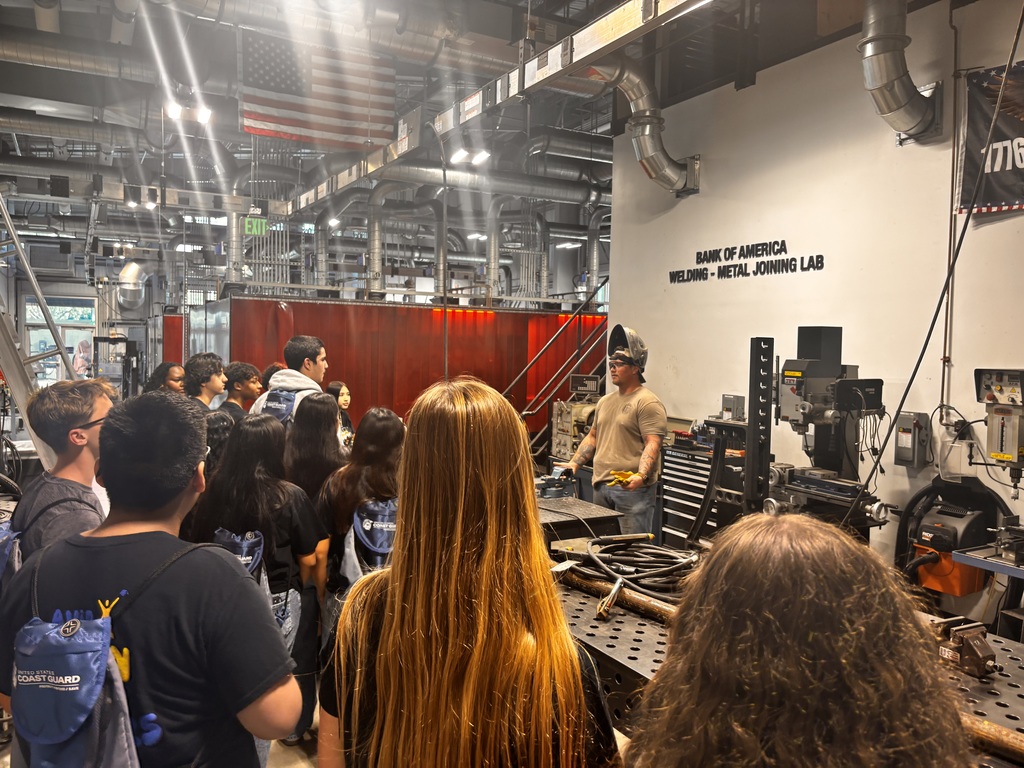 MCHS AVID Students Visits IRSC