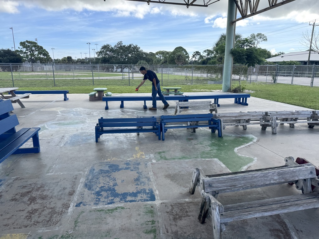 SFHS student measuring bench