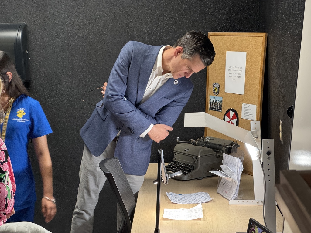 FLDOE Commissioner Dr. Henry Mack Visits MCHS