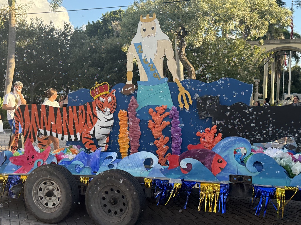 MCHS Parade float