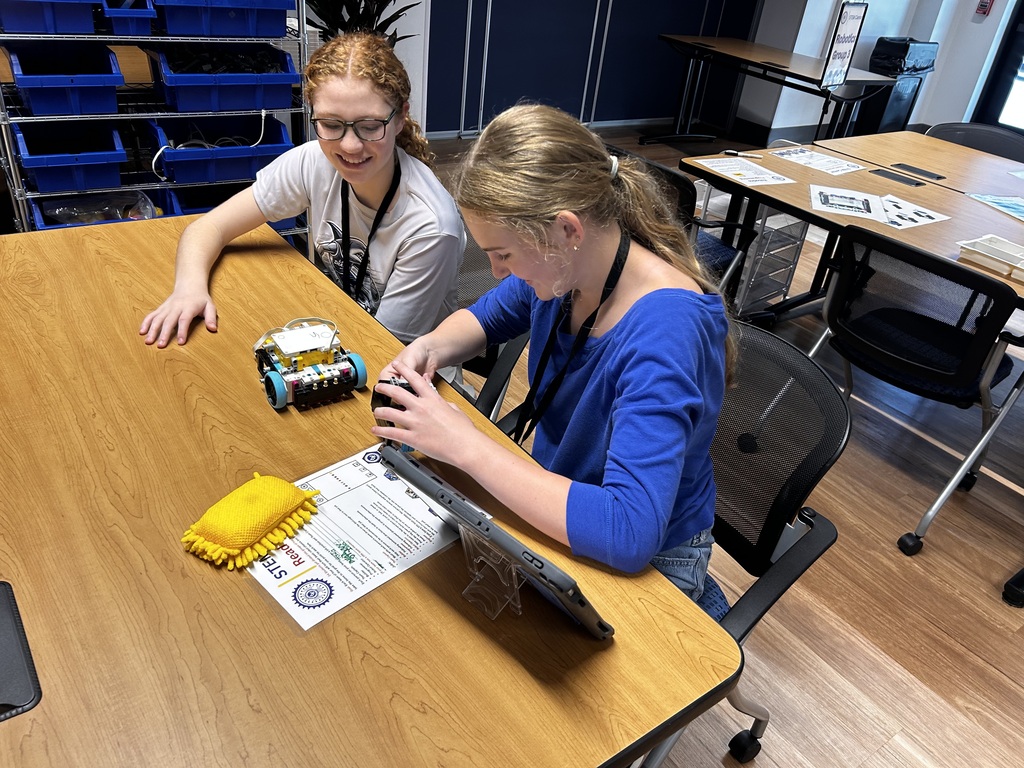 MCSD Students from SeaWind and Hidden Oaks exploring STEM at the S.P.A.M. Robotics Center at the School District Office