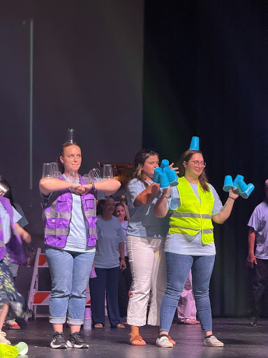 Convocation Human Cup Stacking