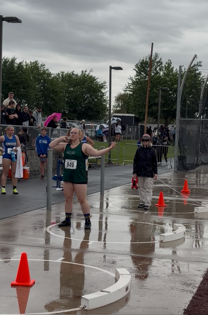 Lexi throwing shot put