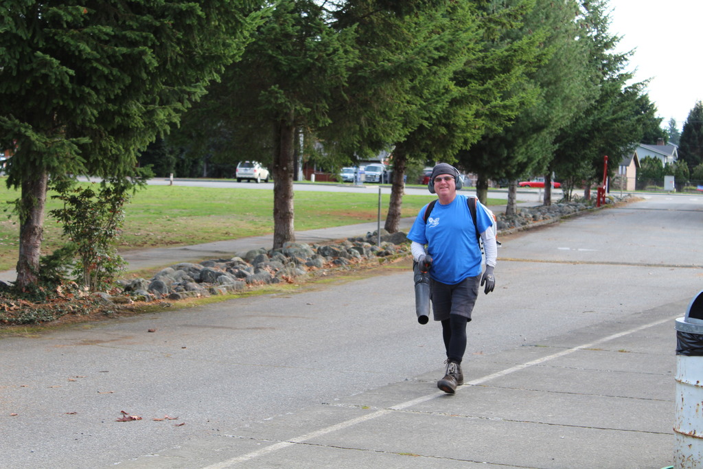 dan blowing leaves