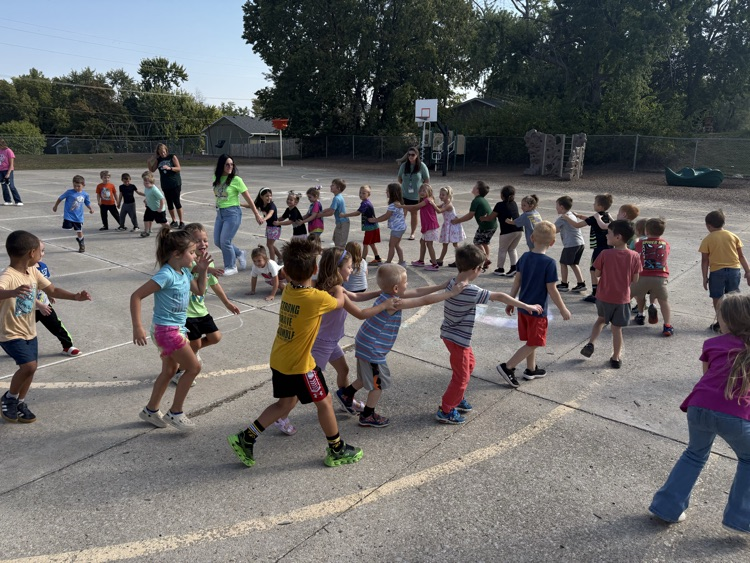 Kindergarten dance party