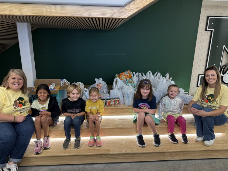 So proud of MECC/EFE students for collecting food for our local ministry center!