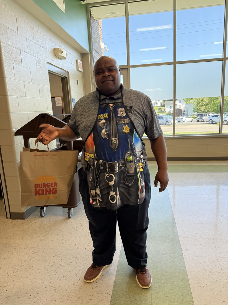 What a fun way to kick off teacher appreciation week! Clarence's grill meal didn't pan out the way we expected but the teachers loved the BK burgers and KFC chicken! Appreciate this group of teachers everyday, just fun to spoil them extra this week!