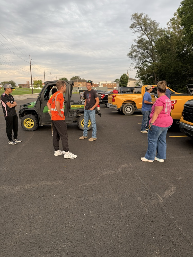 Kiewit arrived bright and early!