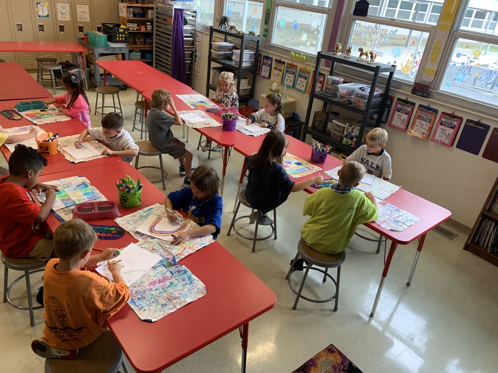 1st graders drawing