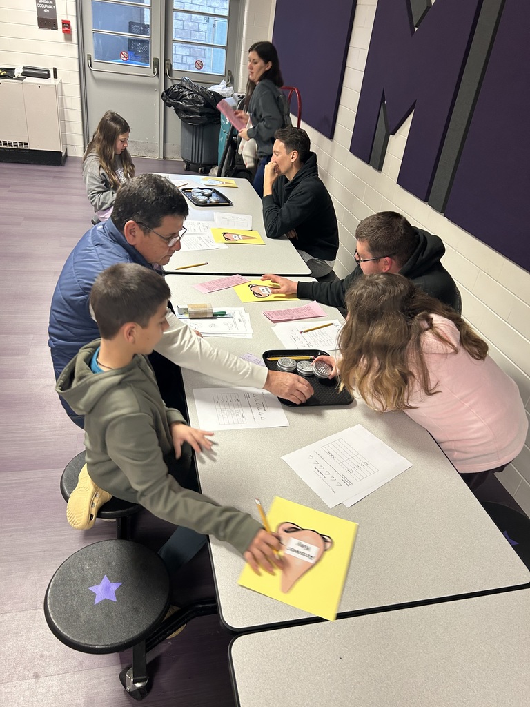 MES families participated in STEM night