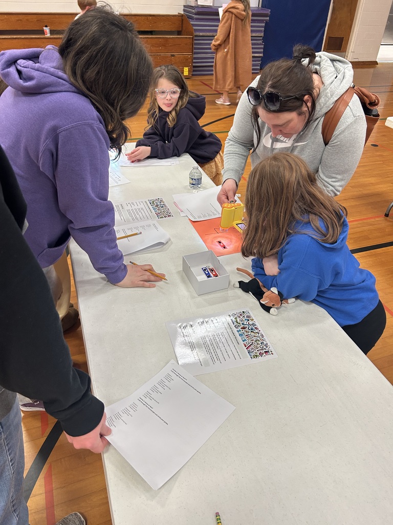 MES families participated in STEM night