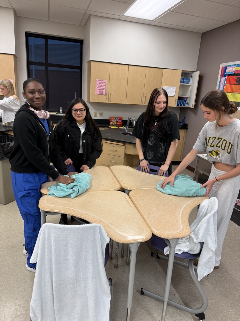 Students shaking ice cream