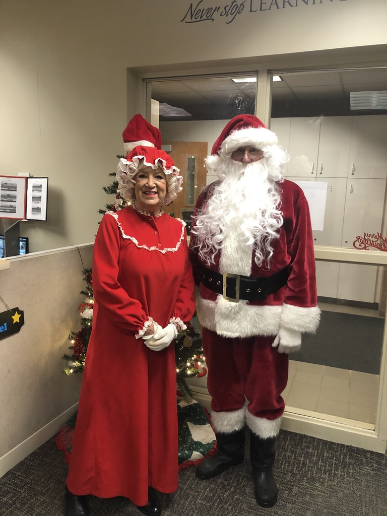 MCC Schools Scottville Elementary Mr. and Mrs. Clause