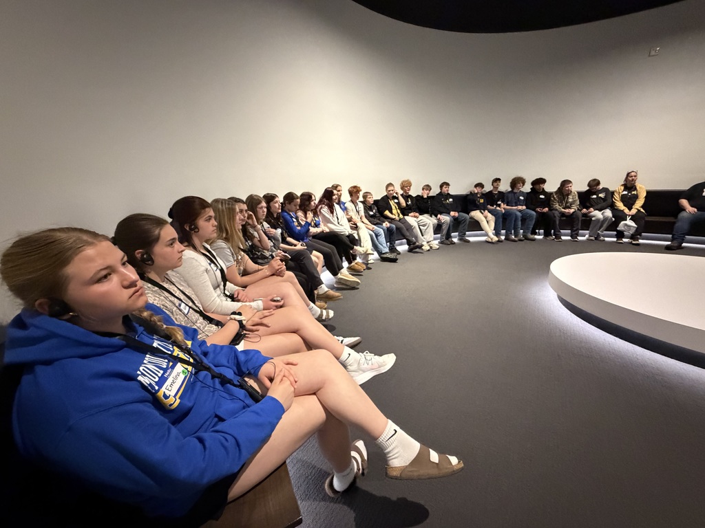 MCC Students visit Zekelman Holocaust Center