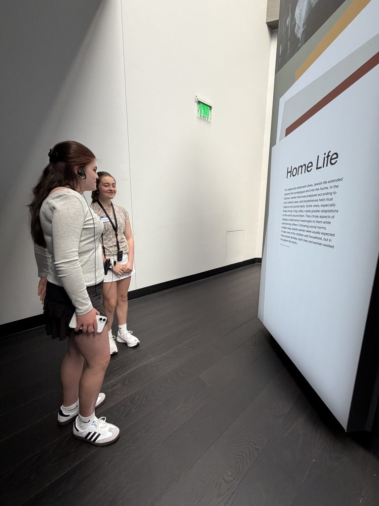 MCC Students visit Zekelman Holocaust Center