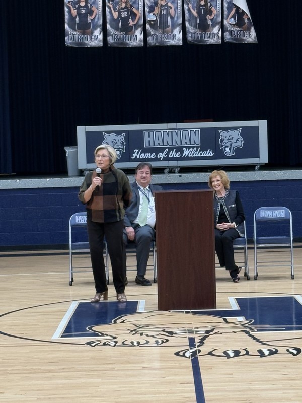 Gayle Manchin speaking at Hannan High School