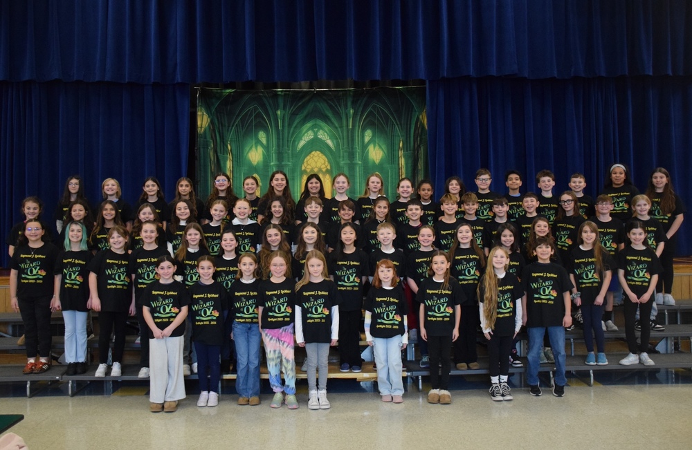 Lockhart's Wizard of Oz cast at their preveiw performance