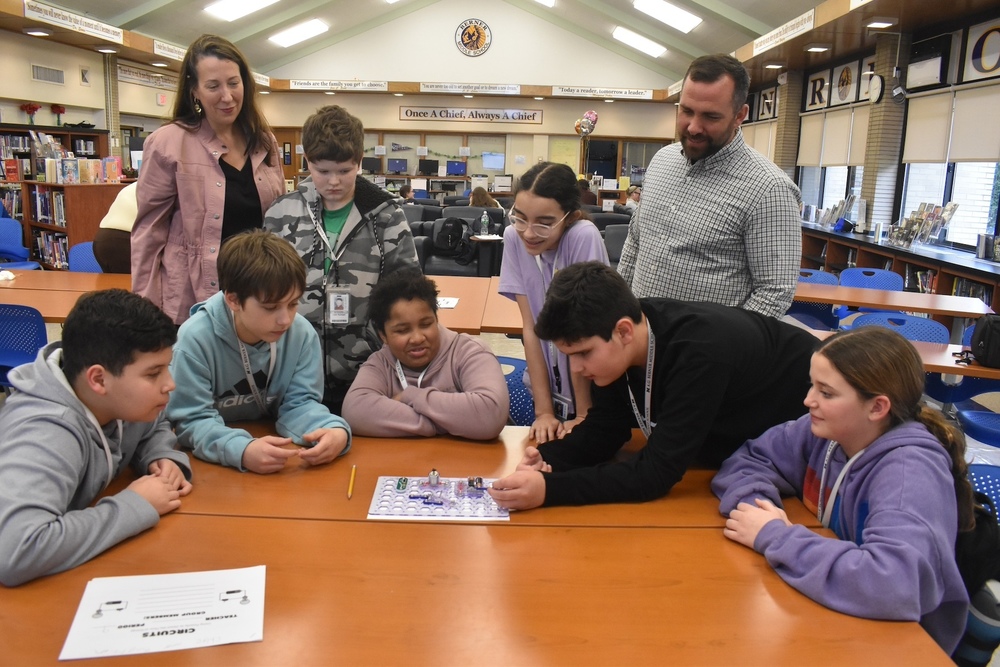 Berner students participating in science lesson on circuits